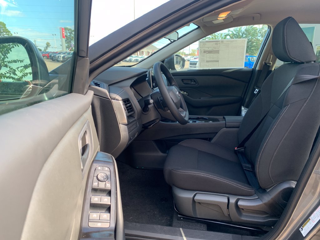 New 2027 Nissan Rogue S FWD image 19