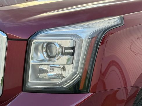 Used 2017 GMC Yukon SLT w/ Open Road Package AWD/4WD image 39