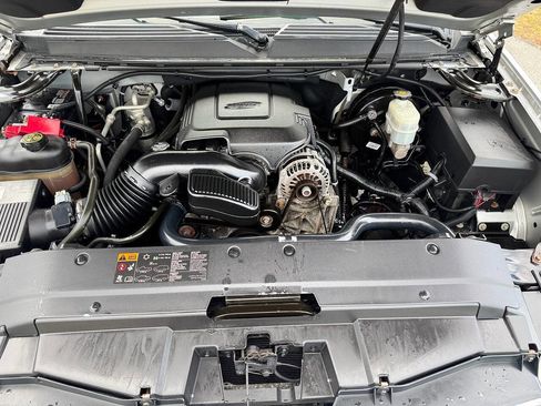 Used 2013 Chevrolet Avalanche LT w/ All-Star Edition image 20