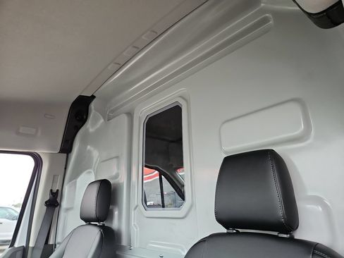 New 2026 Ford Transit 250 148 Medium Roof RWD image 22
