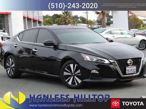 Used 2022 Nissan Altima 2.5 SV image 1