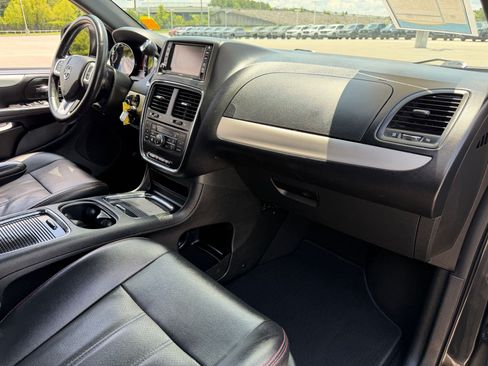 Used 2017 Dodge Grand Caravan GT FWD image 25