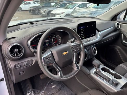 Used 2025 Chevrolet Blazer LT FWD image 34