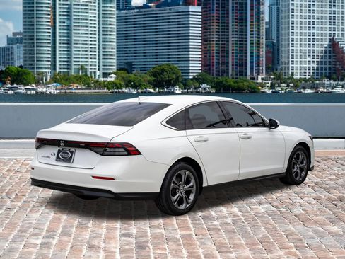 Used 2023 Honda Accord EX image 6