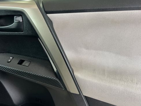 Used 2015 Toyota RAV4 LE image 18