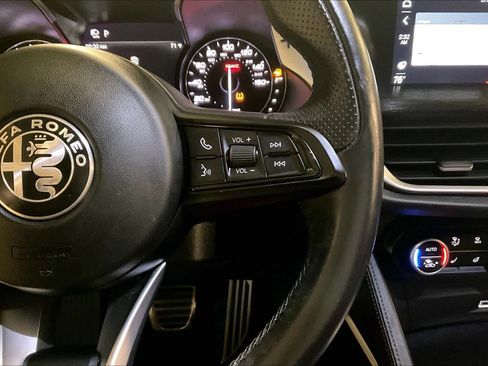 Used 2022 Alfa Romeo Stelvio Sprint image 23