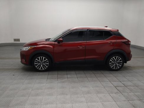 Used 2021 Nissan Kicks SV FWD image 2