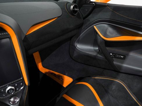 Used 2022 McLaren 720S Performance image 16