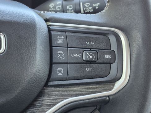 Used 2022 Jeep Wagoneer Series II AWD/4WD image 27