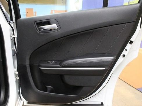 Used 2022 Dodge Charger SXT RWD image 11