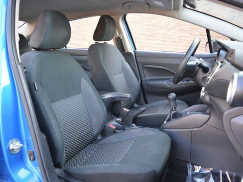 Used 2020 Nissan Versa S FWD image 17