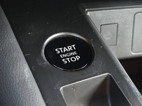 New 2026 Nissan Kicks SR w/ Cold Weather Package image 17