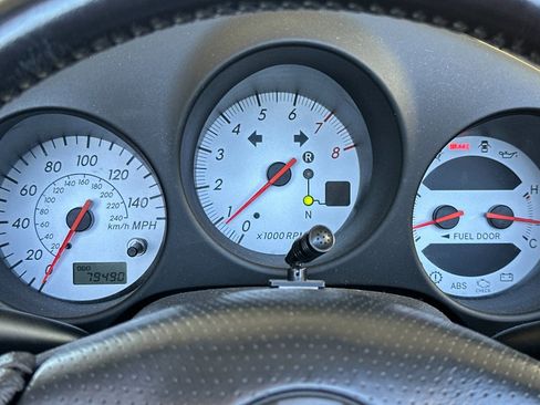 Used 2005 Toyota MR2 RWD image 19