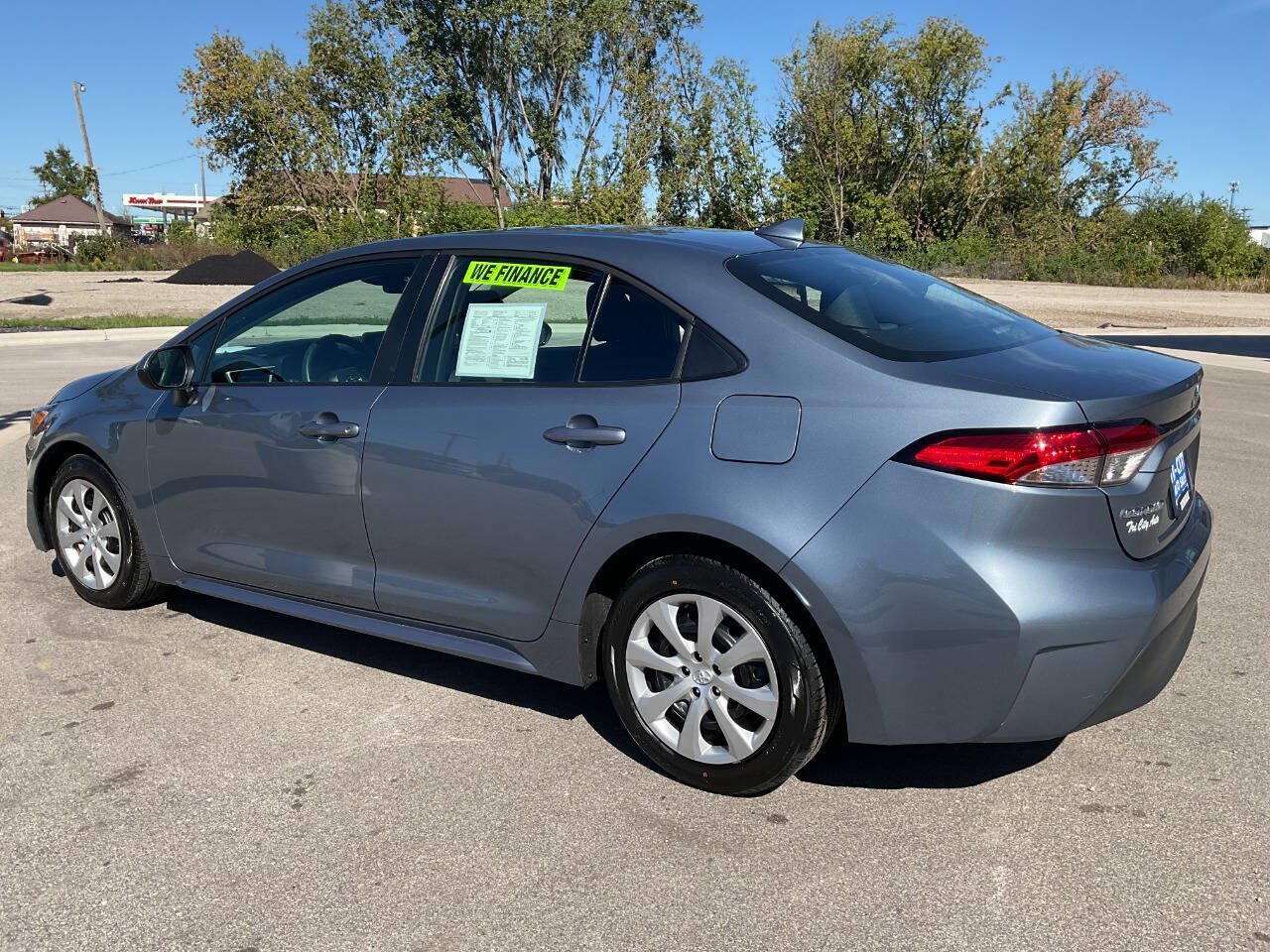 Used 2025 Toyota Corolla LE FWD image 4