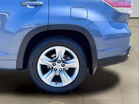 Used 2015 Toyota Highlander Limited Platinum AWD/4WD image 41