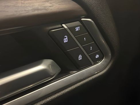 Certified 2022 GMC Sierra 1500 SLT w/ SLT Convenience Package image 37