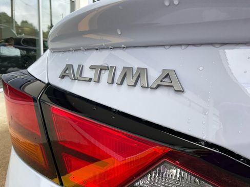 Used 2026 Nissan Altima 2.5 SR w/ SR Premium Package FWD image 18