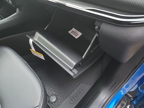 New 2026 Jeep Compass Latitude image 72