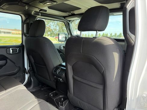 Used 2018 Jeep Wrangler Unlimited Sport S AWD/4WD image 33