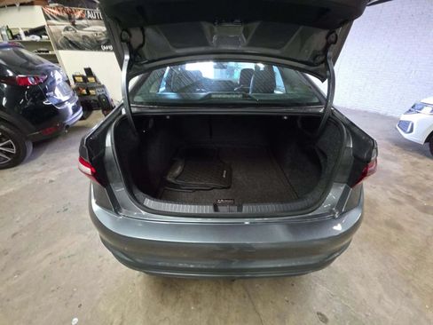 Used 2024 Volkswagen Jetta SE w/ Panoramic Sunroof Package FWD image 13