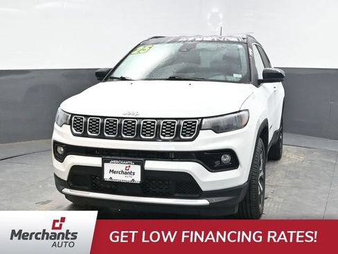Used 2025 Jeep Compass Limited AWD/4WD image 2