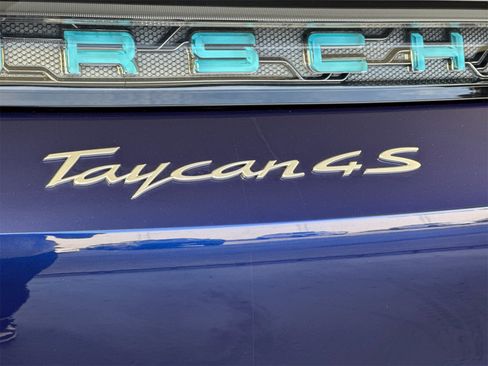 Used 2024 Porsche Taycan 4S image 33