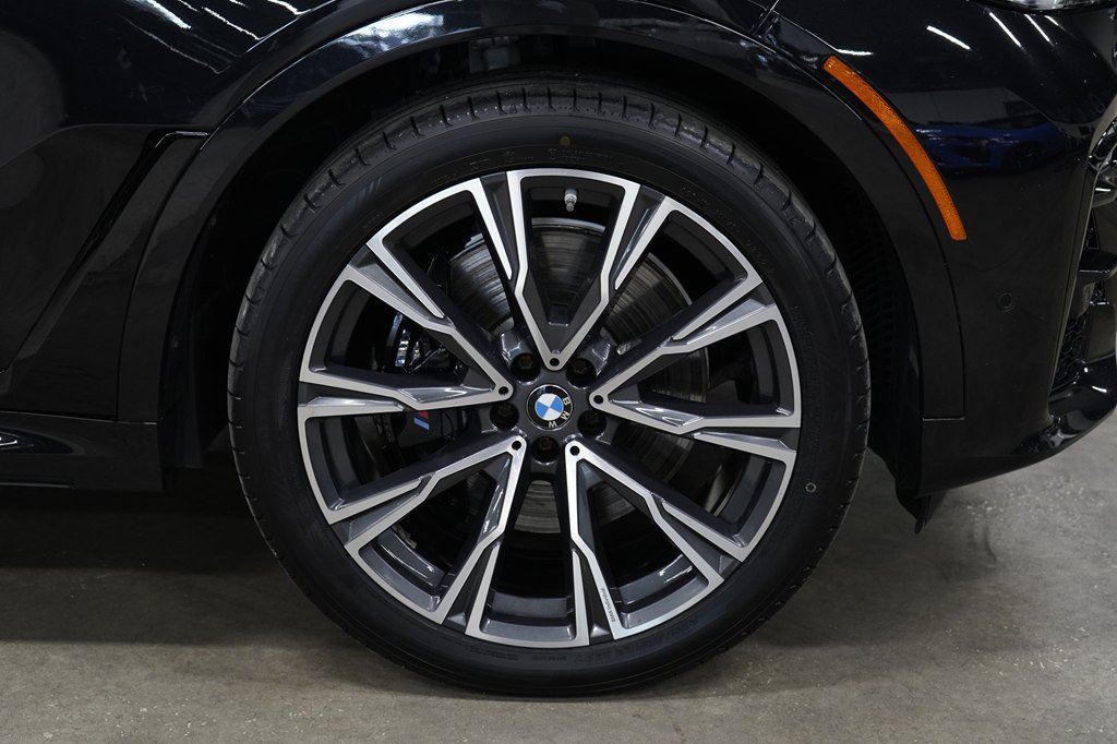 Used 2022 BMW X7 M50i w/ Executive Package AWD/4WD image 36