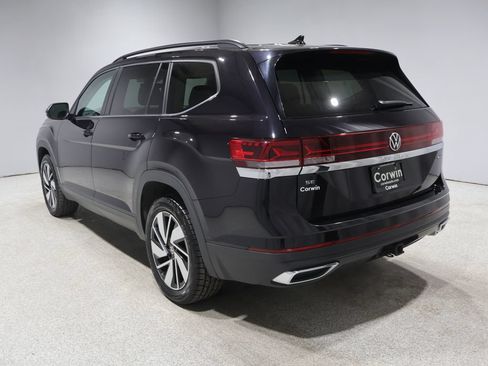 Used 2025 Volkswagen Atlas SE AWD/4WD image 5