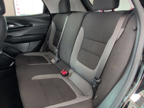 Used 2023 Chevrolet TrailBlazer LT FWD image 14