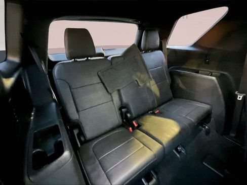 Certified 2023 Chevrolet Traverse LT w/ LT Premium Package image 28