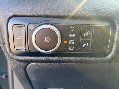 Used 2024 Ford Explorer XLT w/ Equipment Group 202A AWD/4WD image 18