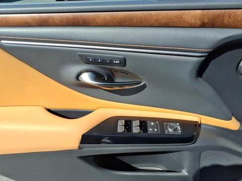 Used 2023 Lexus ES 250 250 w/ Premium Package image 13