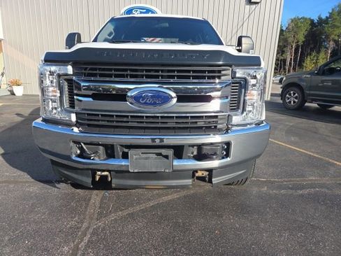 Used 2019 Ford F250 XLT image 2