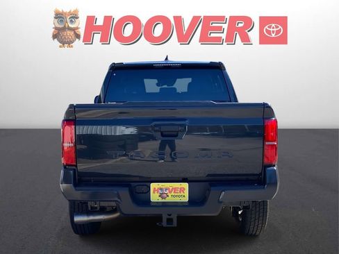 Used 2025 Toyota Tacoma SR5 image 3