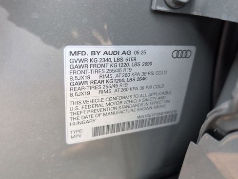 New 2025 Audi Q3 2.0T Premium image 40