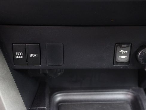 Used 2016 Toyota RAV4 LE AWD/4WD image 46