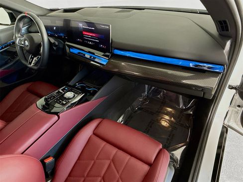 Certified 2025 BMW i5 M60 image 30