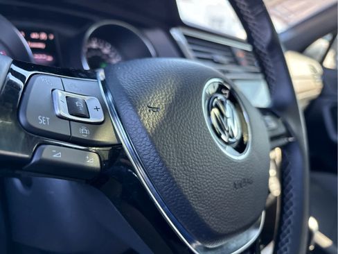 Used 2021 Volkswagen Tiguan SE R-Line image 12