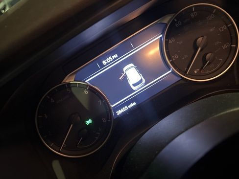 Used 2023 Nissan Rogue SV image 5