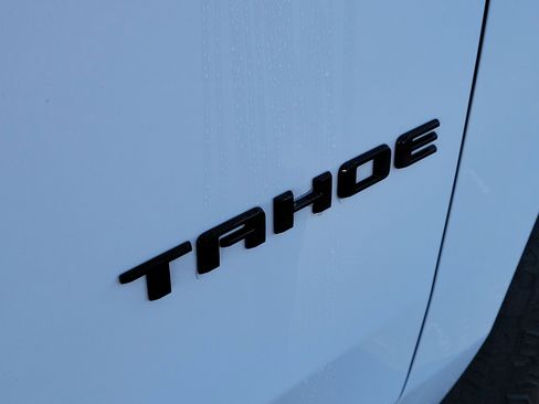 Used 2024 Chevrolet Tahoe Z71 w/ Luxury Package image 5