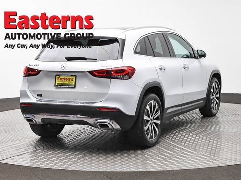 Used 2023 Mercedes-Benz GLA 250 4MATIC w/ Premium Package image 5