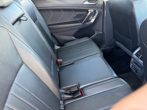 Used 2022 Volkswagen Tiguan SE image 15