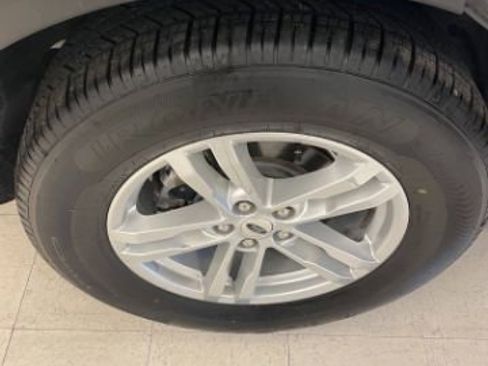 Used 2022 Ford Explorer XLT w/ Equipment Group 202A image 33