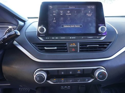 Used 2022 Nissan Altima 2.5 SV image 19