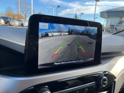 Used 2020 Ford Escape SE image 14