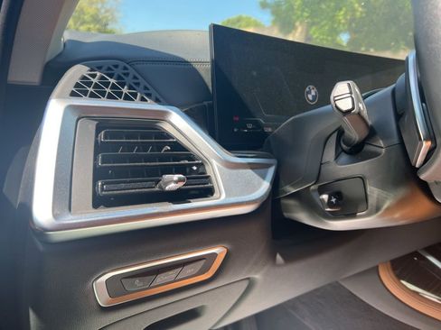 Used 2024 BMW X7 xDrive40i image 19