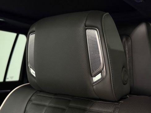 New 2025 Cadillac Escalade ESV Premium Luxury Platinum image 25