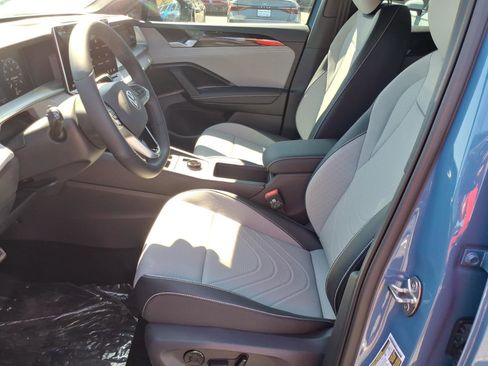 New 2026 Volkswagen Tiguan SE R-Line image 11