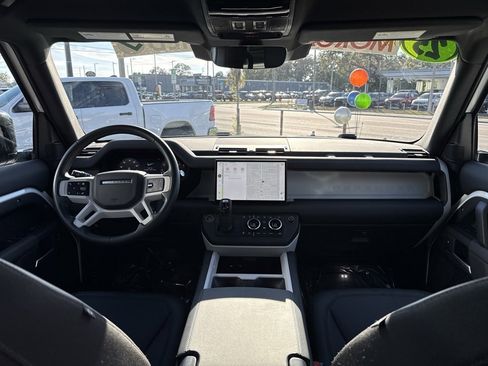 Used 2025 Land Rover Defender 110 S image 35