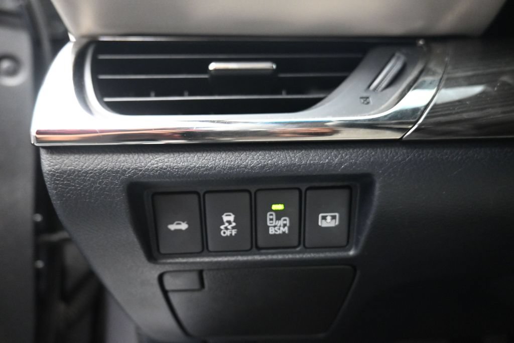 Used 2014 Toyota Avalon Limited w/ Technology Package FWD image 7